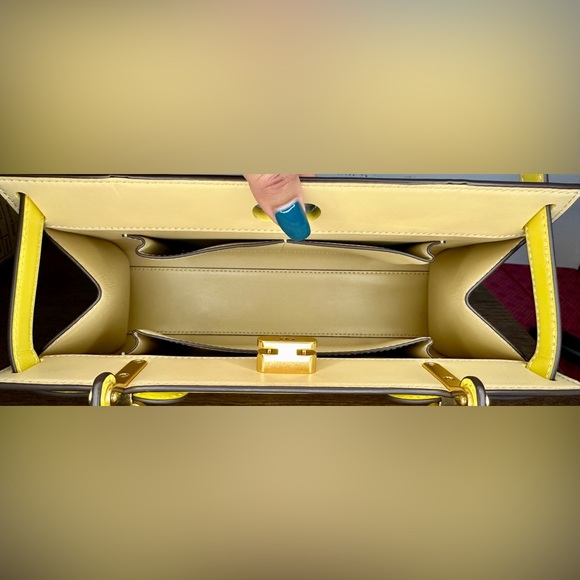 Tory Burch Small Lee Radziwill Bag in Electric Yellow - Picture 9 of 12